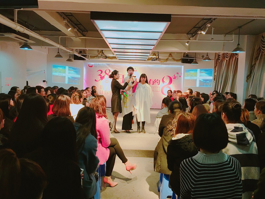 款式,风格,热烈欢迎美韩色彩首席色彩顾问李静老师安安老师用幽默风趣