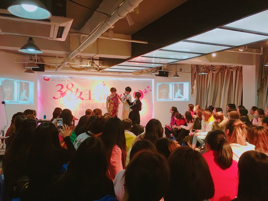 款式,风格,热烈欢迎美韩色彩首席色彩顾问李静老师安安老师用幽默风趣